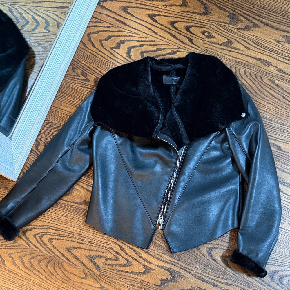 BLANKNYC Luxurious Black Faux Fur Coat sz S warm & chic